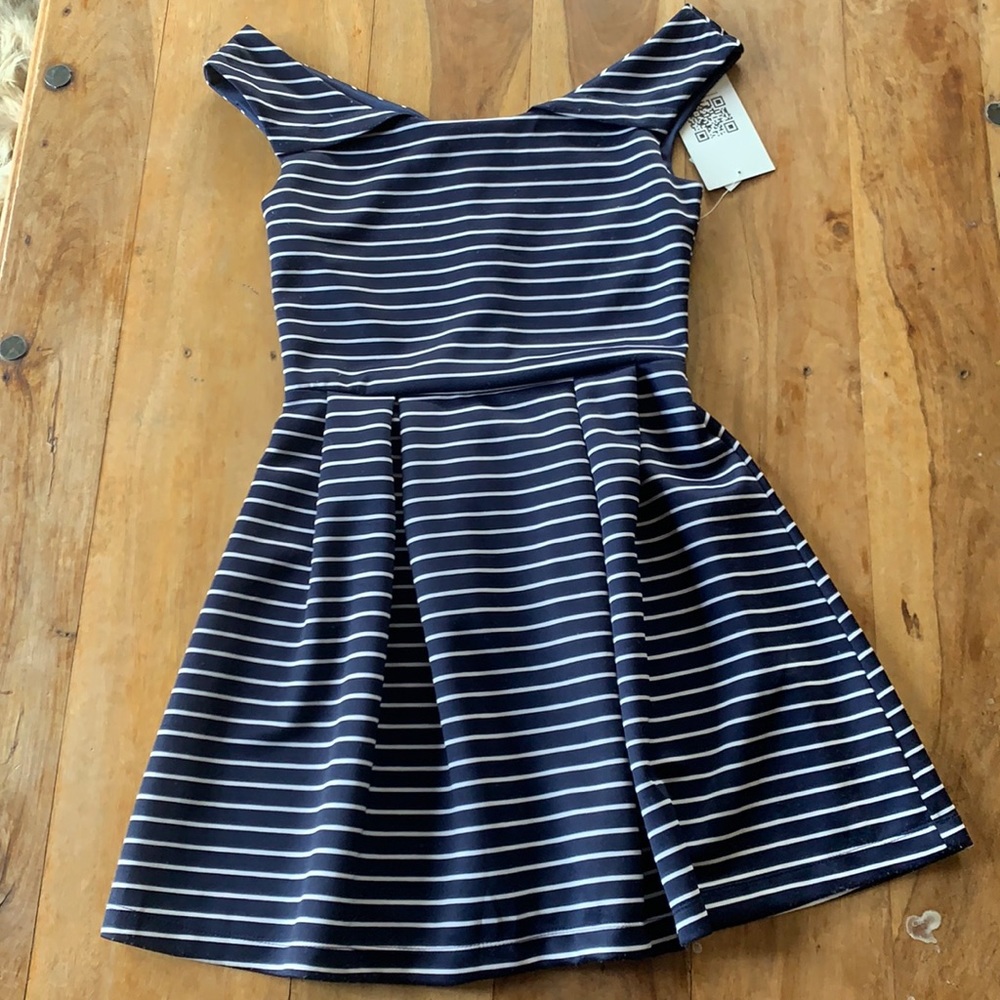 Super cute off the shoulder dress